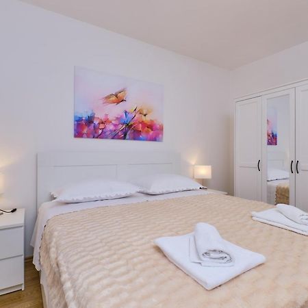 Apartment Budinic 말리로시니 외부 사진
