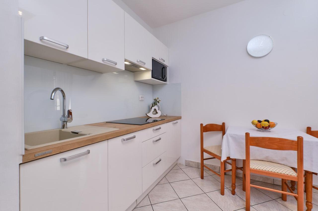 Apartment Budinic 말리로시니 외부 사진
